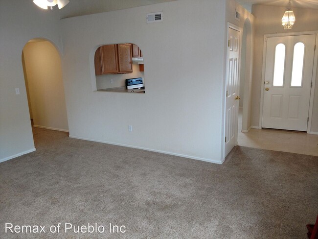 Foto del edificio - 3 br, 2 bath House - 1014 PINECREST DR.