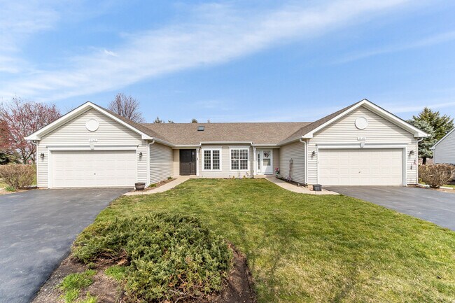 Foto del edificio - 1361 Chestnut Cir