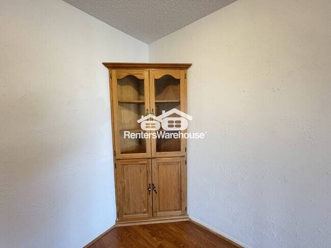 Building Photo - MOVE IN READY - DALLAS - 2BEDS 1BATH