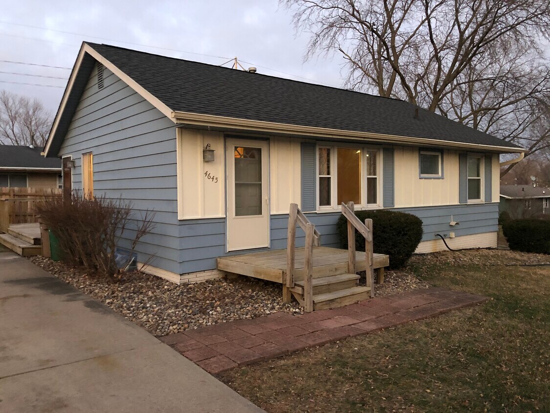 Primary Photo - 4645 Wakonda Dr