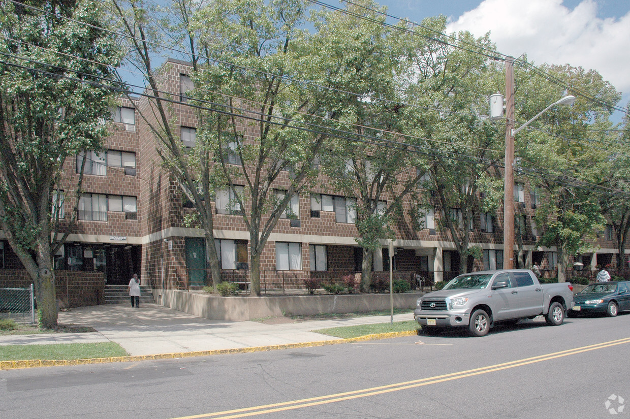 Union Gardens - Union Gardens Apartments