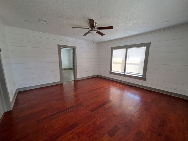 Foto del edificio - 208 S Andrews Dr