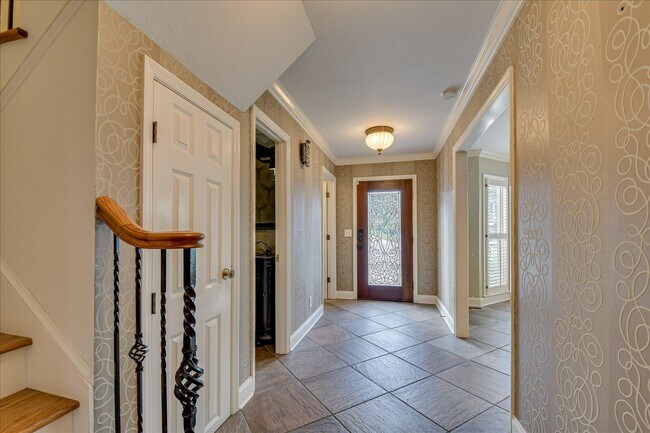 Foto del edificio - 2001 Summer Ridge Dr