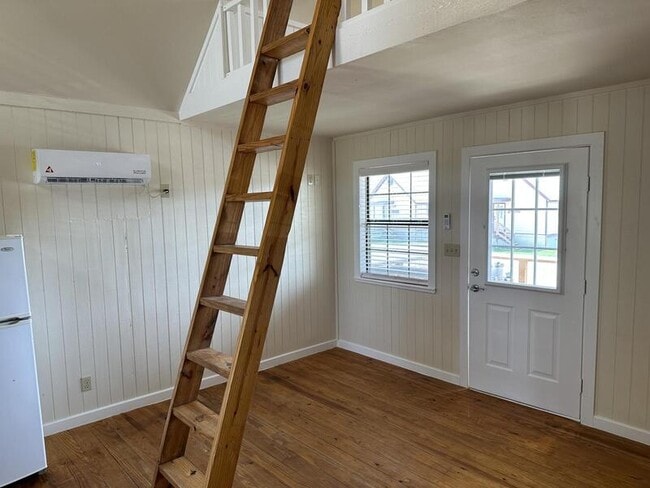 Building Photo - 2440 TX-16