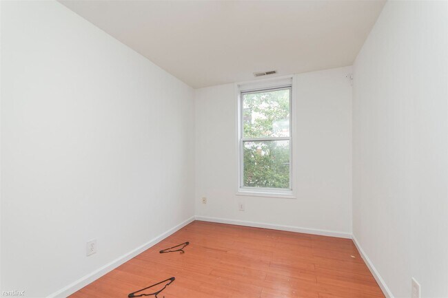 Foto del edificio - 3 br, 1 bath Triplex - 1603 W OXFORD ST Un...