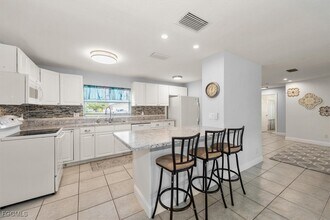 Building Photo - 1030 SE 43rd Terrace