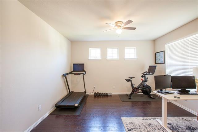 Foto del edificio - 907 Birchwood Dr
