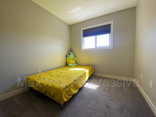 Photo du bâtiment - 315 Desrochers Blvd SW
