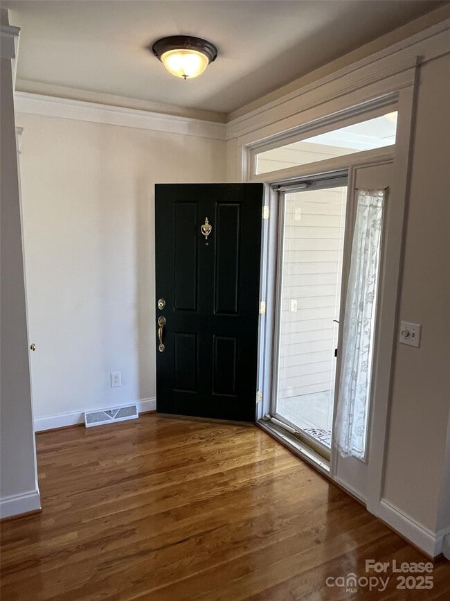 Building Photo - 3044 Parker Green Trail