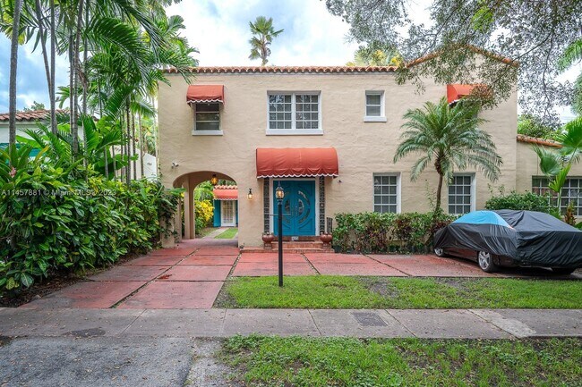 Building Photo - 423 Alcazar Ave