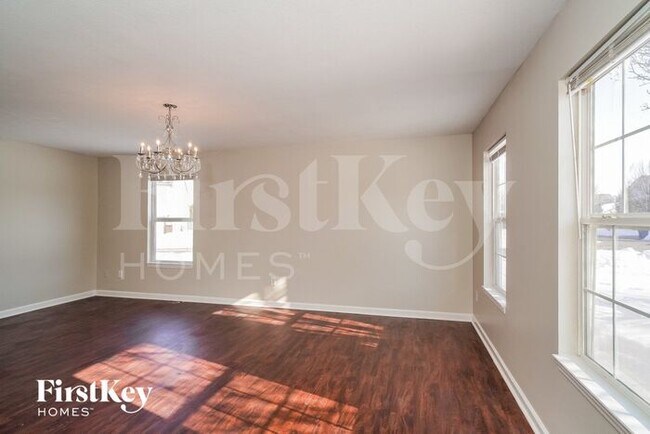 Foto del edificio - 12410 Deerview Dr