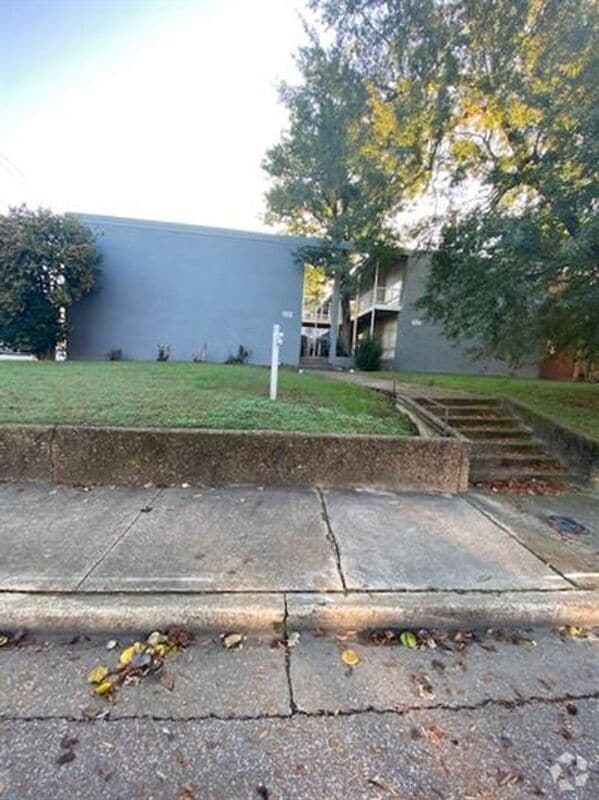 Building Photo - 152 N McLean Blvd