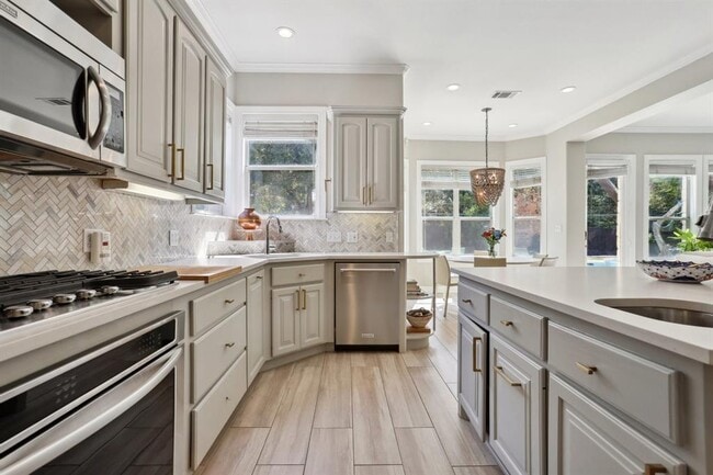 Building Photo - 2212 Tarlton Cove