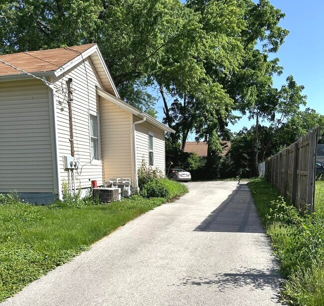 Foto del edificio - 450 Center Ave