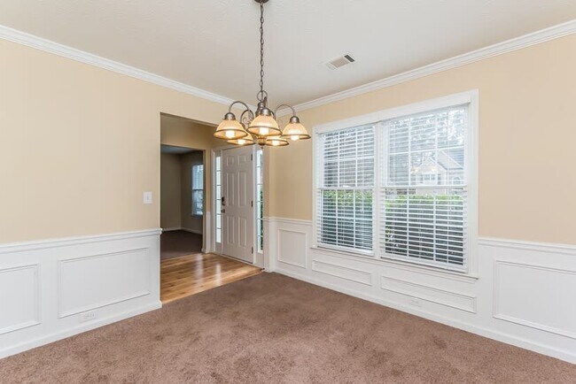 Building Photo - 1040 Deer Hollow Dr