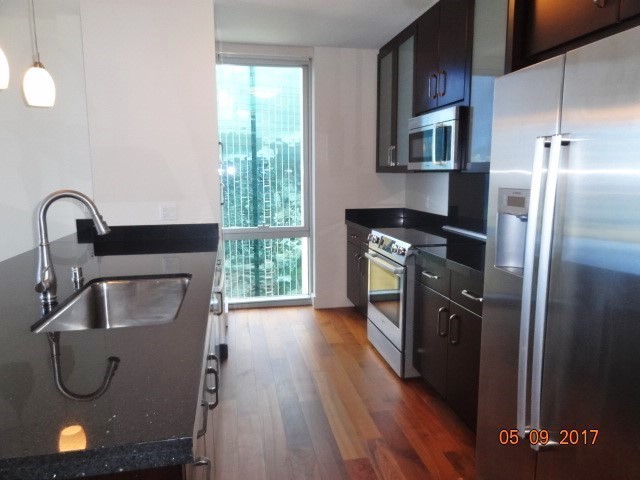 Building Photo - Waihonua at Kewalo 3BR/2BA/2PRK