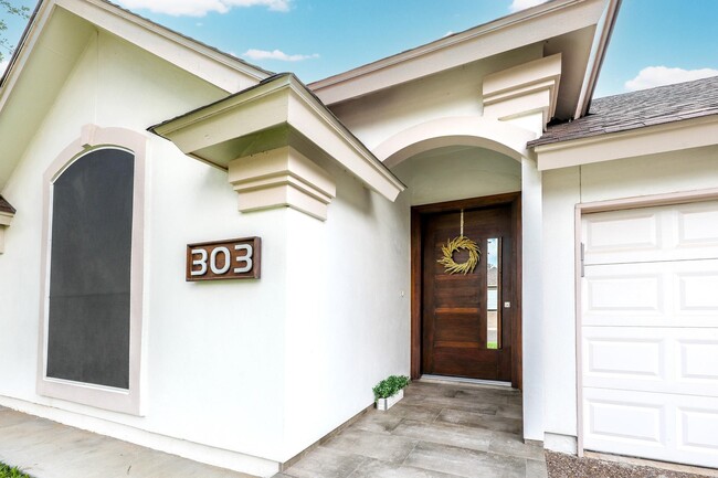 Building Photo - 303 Cinnamon Teal Loop
