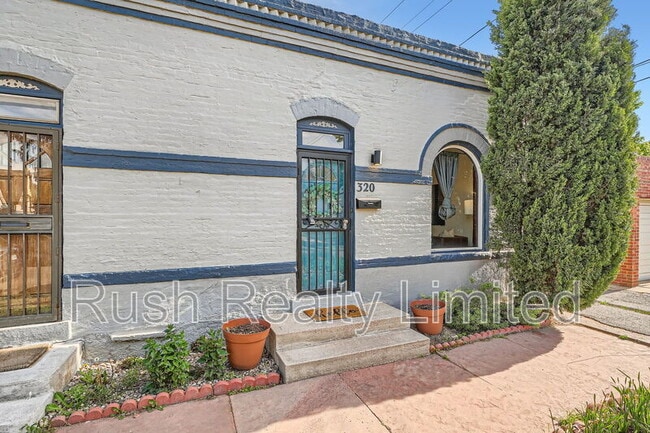 Building Photo - 320 E Dakota Ave