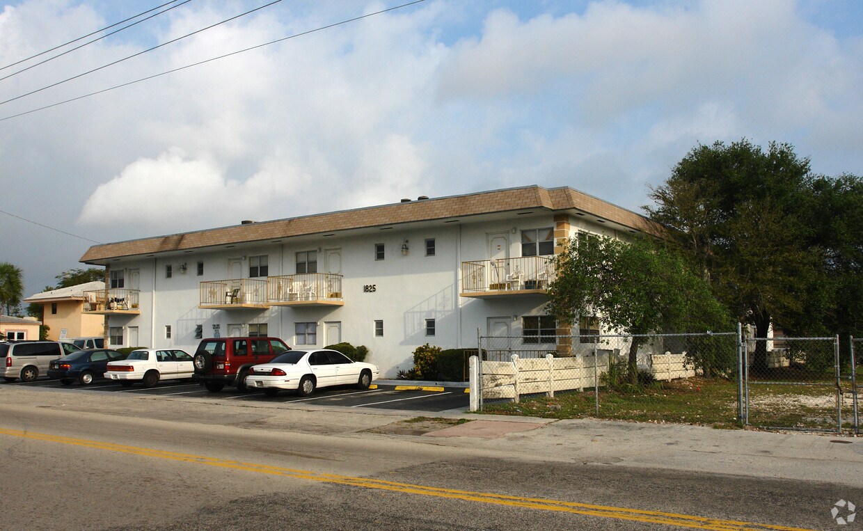 Foto del edificio - 1825 Johnson St