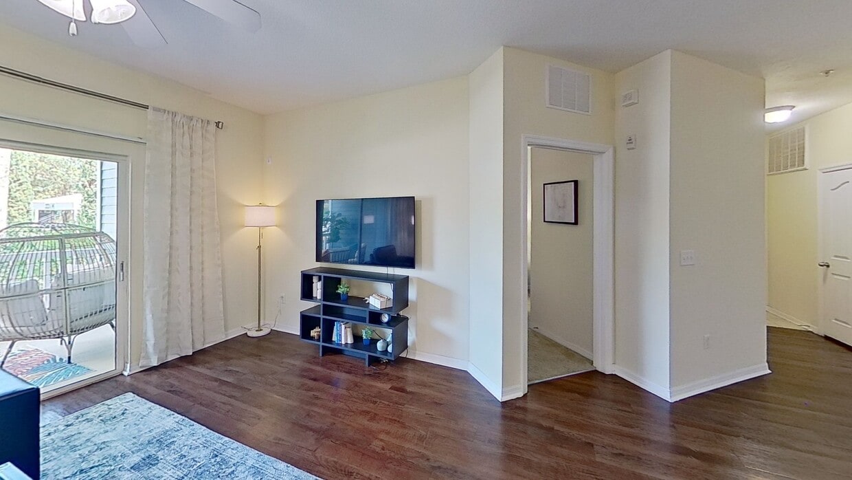 Photo - West 10 Apartments