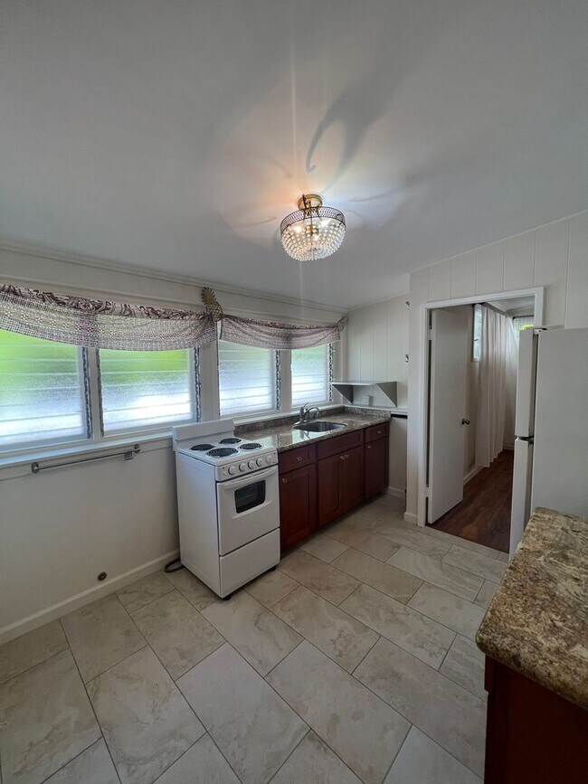 Foto del edificio - Newly renovated 1 bedroom, 1 bath, 1 parki...