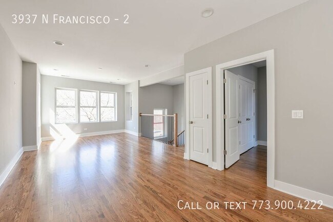 Foto del edificio - Renovated 3 Bedroom 2 Bath - Parking & In ...