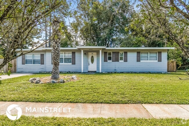 Building Photo - 6430 Lucente Dr
