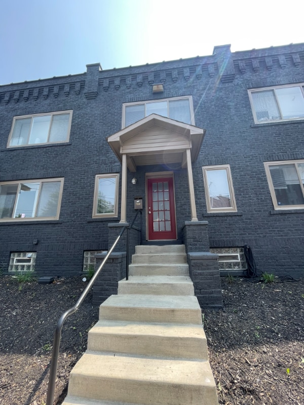 Building Photo - 113 E 9th Ave