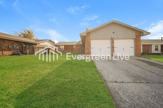 Building Photo - 8512 NW 86th St