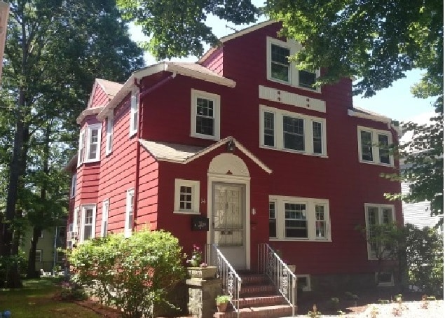 Building Photo - 34 Moraine St