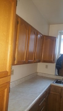 Building Photo - 689 Putnam Ave