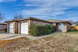 Building Photo - 3616 Hulen Park Cir