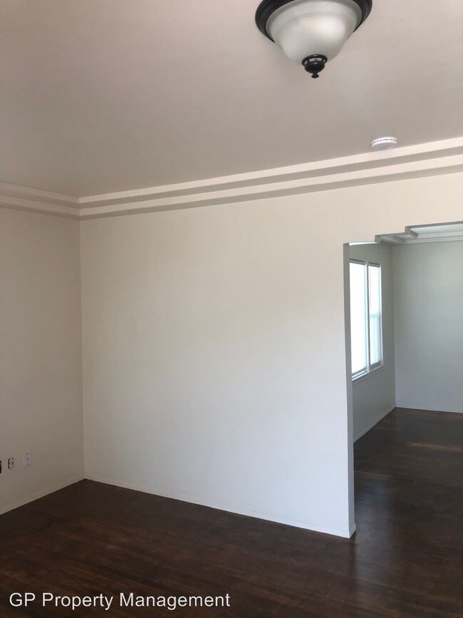 77 W St, Ventura, CA 93001 Room for Rent in Ventura, CA