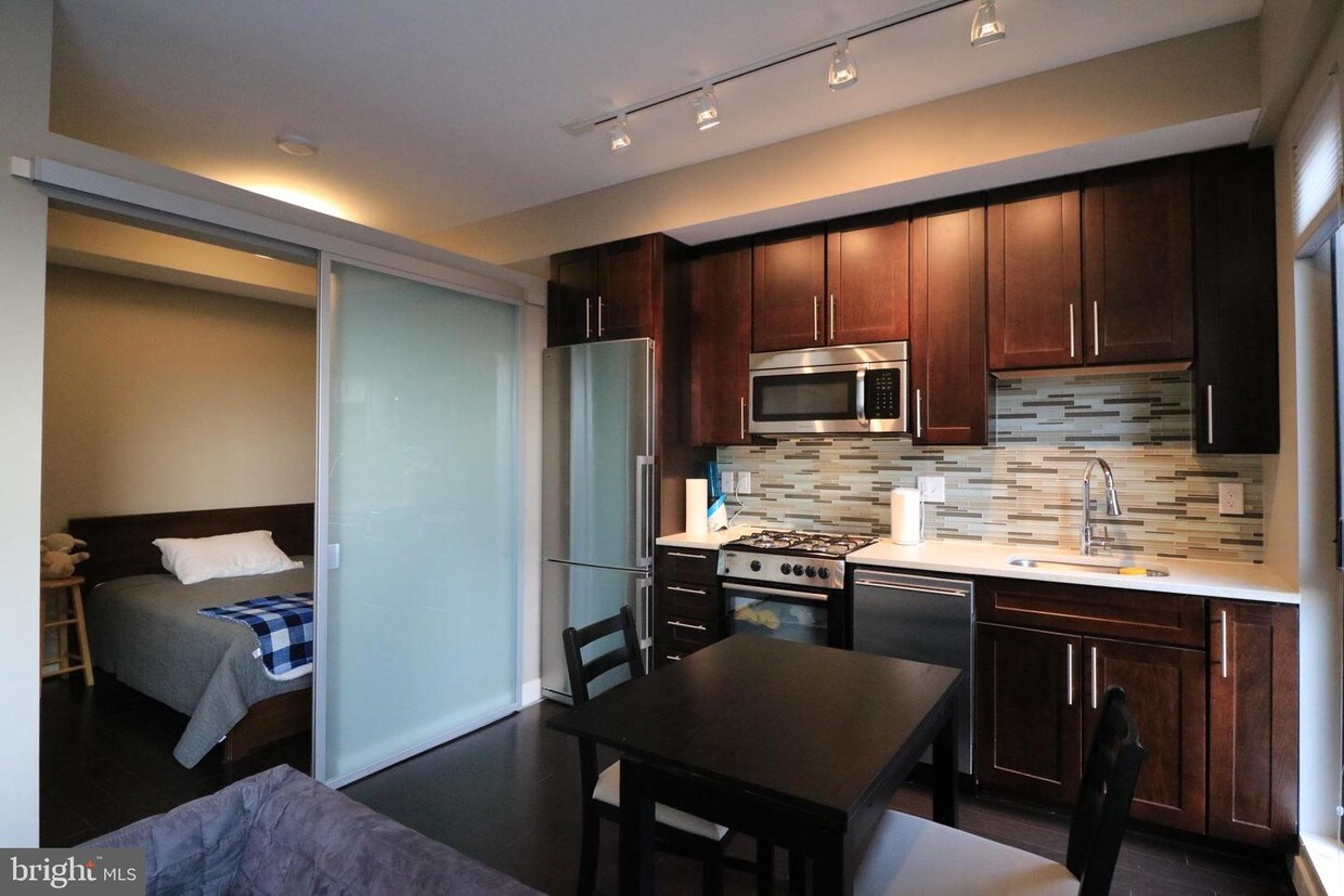Foto principal - 1320 Fenwick Ln
