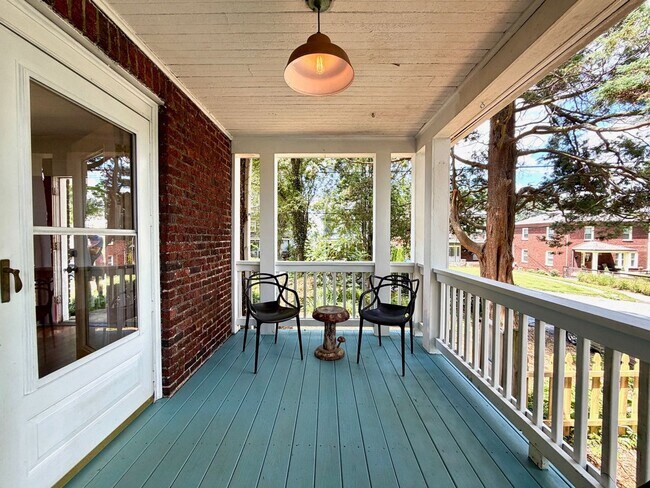 Building Photo - Central - Beautiful 1920's Traditional Brick Home, Newly Renovated