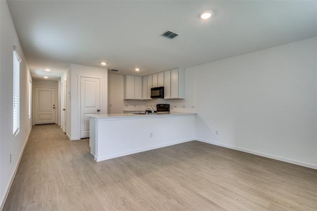Foto del edificio - 926 Sandhill Crane Ln