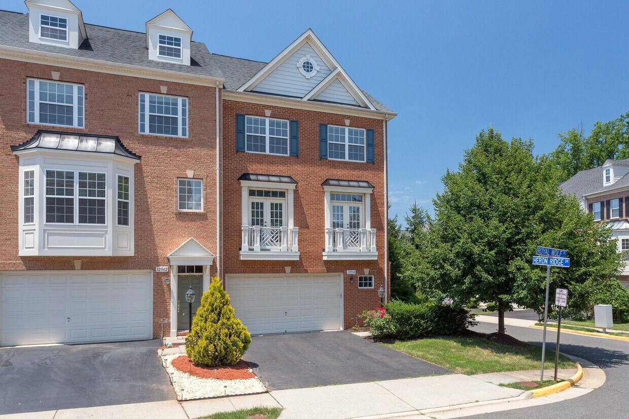 Foto principal - 12560 Royal Wolf Pl