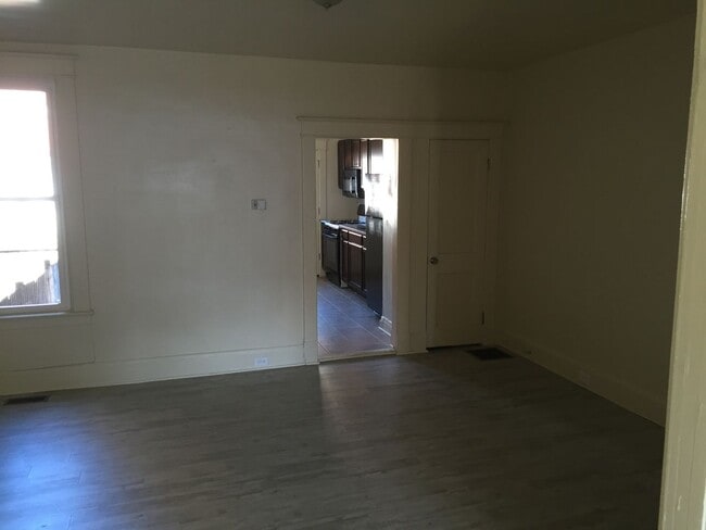 Building Photo - 3 Bedroom Home for Rent !!