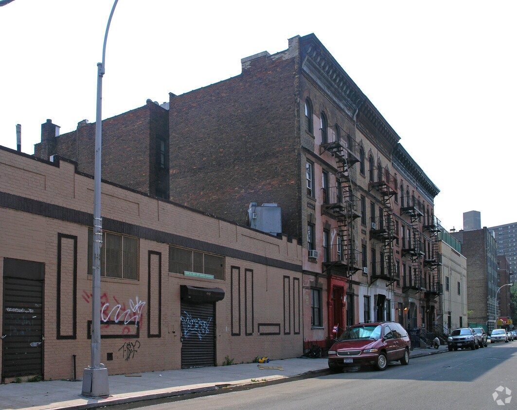 Primary Photo - 430 E 162nd St