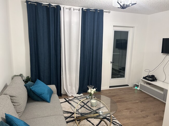 Building Photo - 14 Eastwood Dr