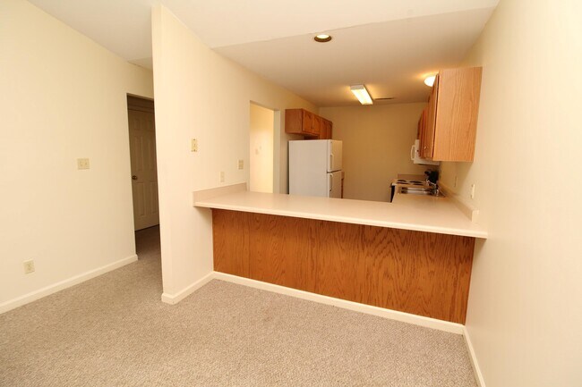 Building Photo - 795 Sivley Rd