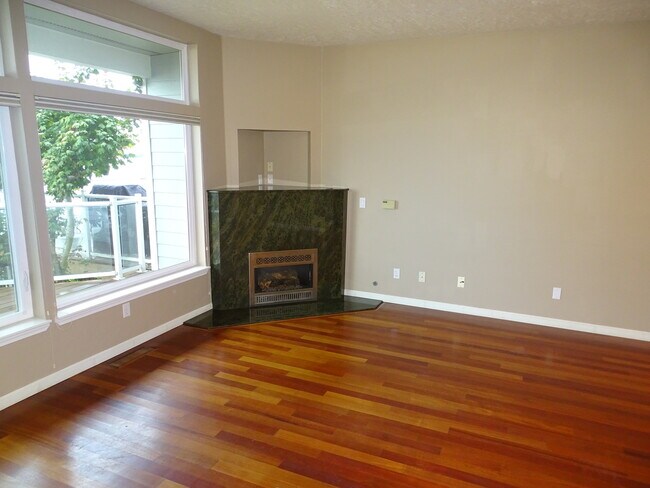 Foto del edificio - 1457 SE Columbia Way