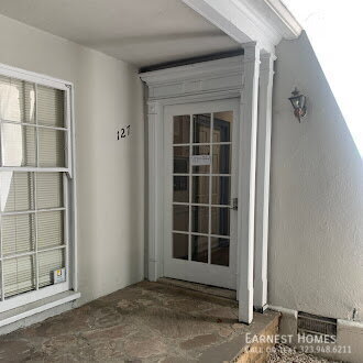 Building Photo - 127 N Doheny Dr