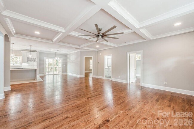 Foto del edificio - 6513 Rockwell Blvd