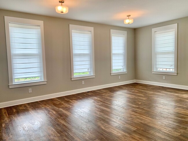 Foto del edificio - 620 W Markham Ave