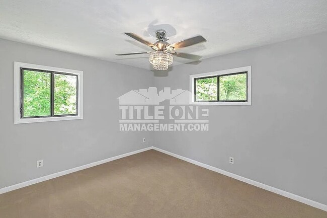 Photo - 3860 Hanover Ct House