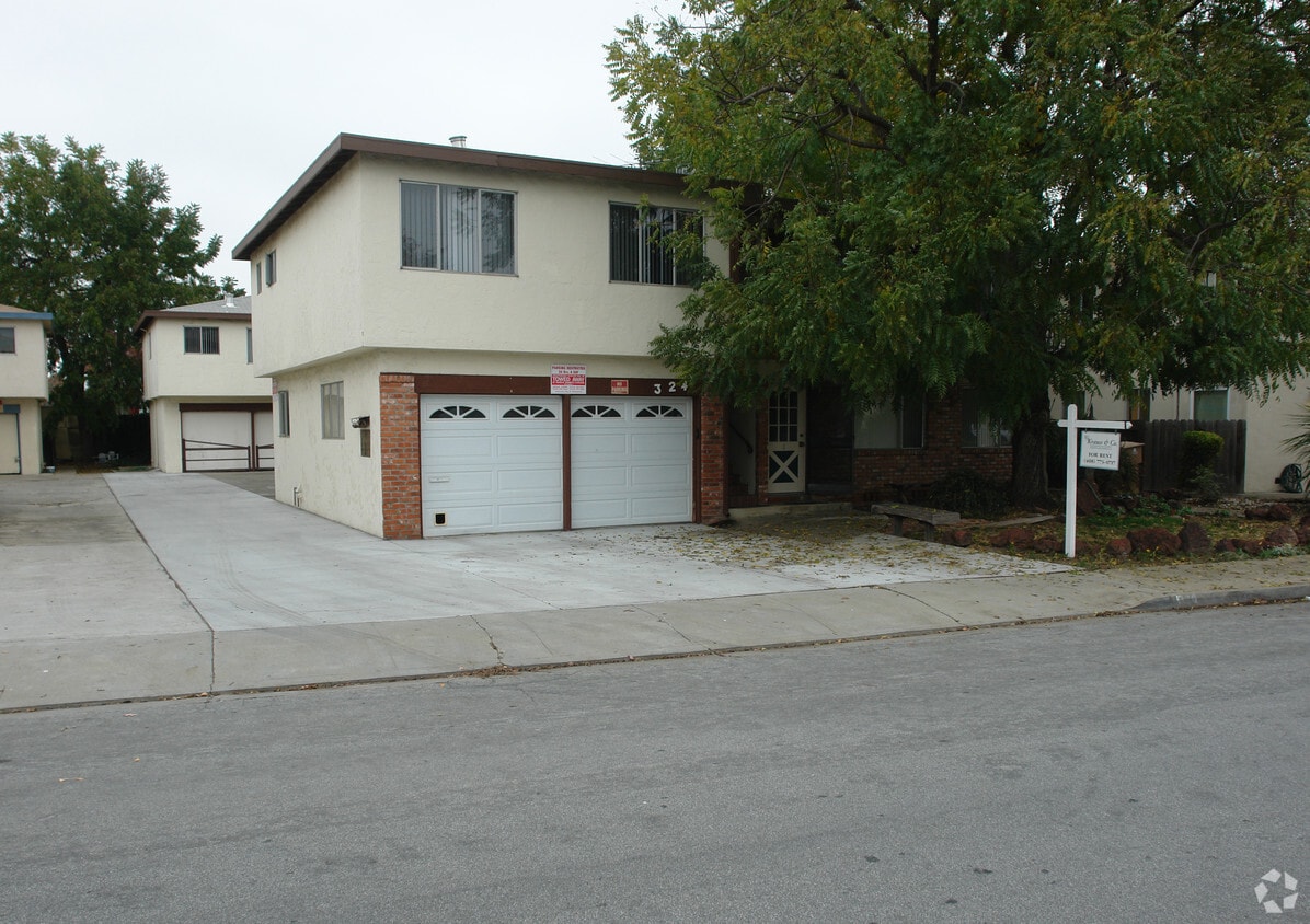 Building Photo - 324 Camille Ct