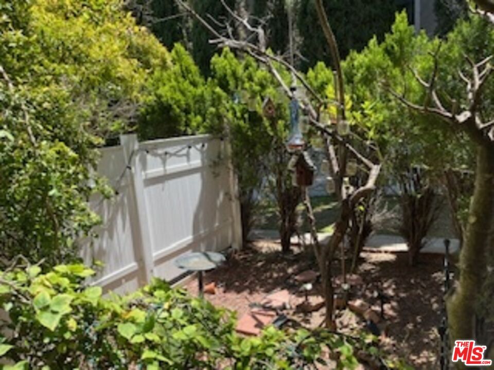 Foto principal - 1725 1/2 Malcolm Ave