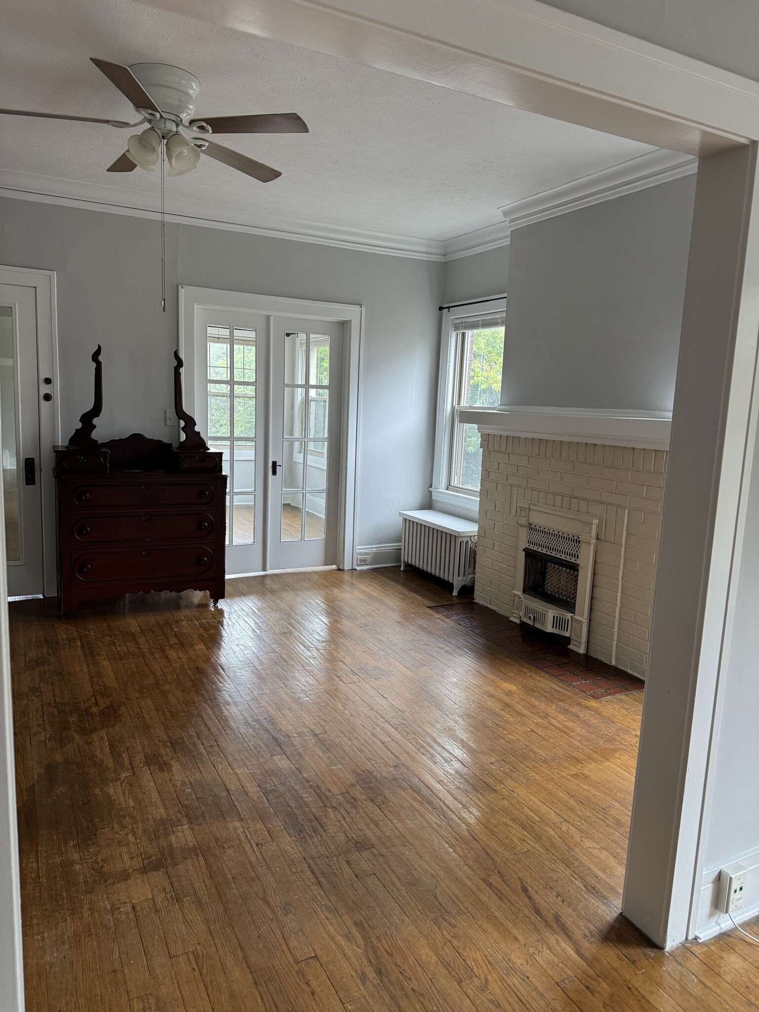 2592 Mayfield Rd Cleveland Heights, OH 44106 – photo 4