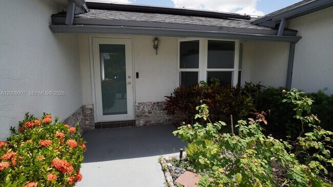 Foto del edificio - 3160 NW 101st Ave